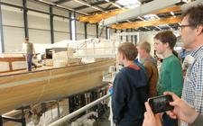 Leerlingen van het Technasium van het RvEC voeren voor luxe jachtenbouwer Royal Huisman een opdracht uit. ROC Friese Poort start een opleiding voor de jachtbouw