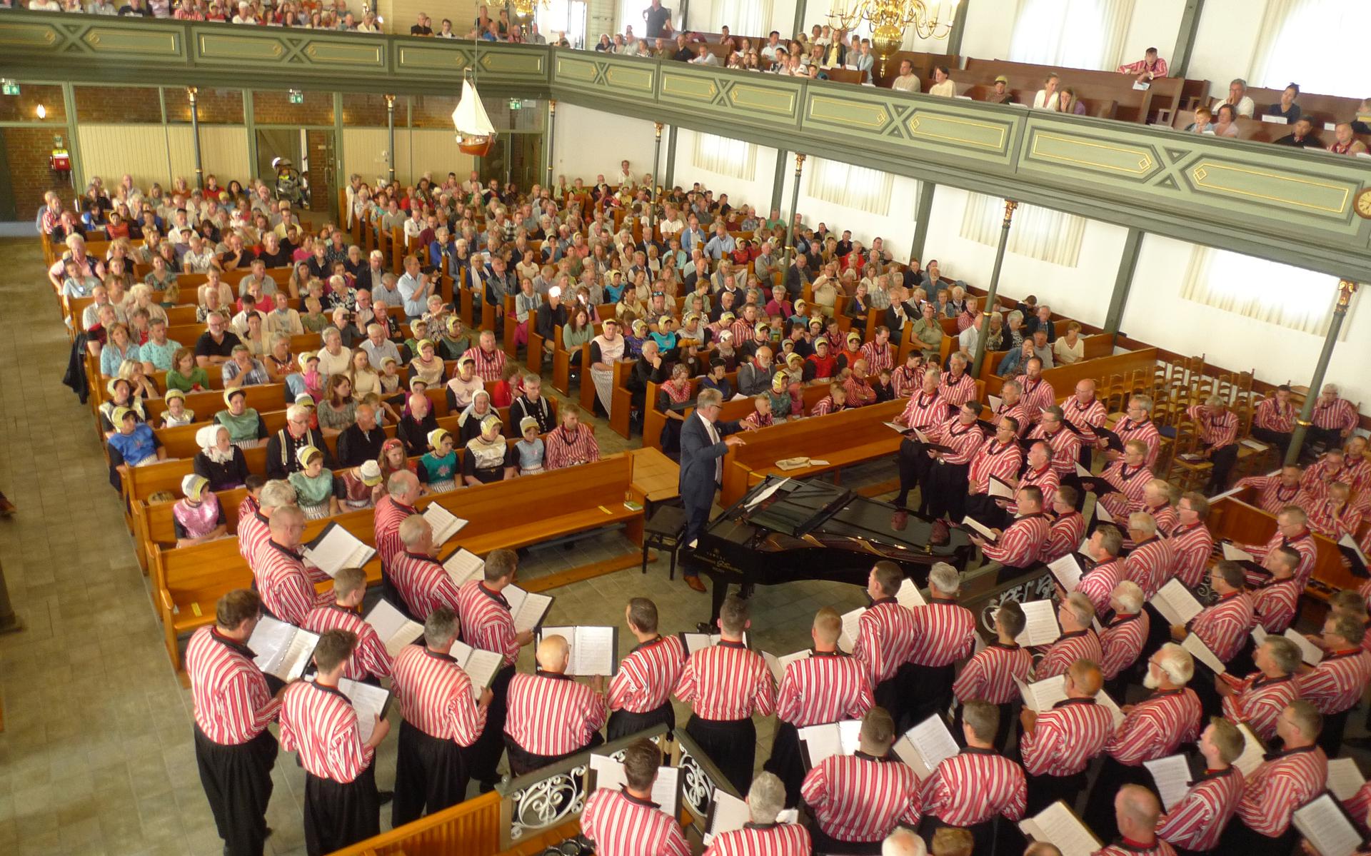 De Urkerdag wordt traditioneel afgesloten met een concert in een volle Bethelkerk.
