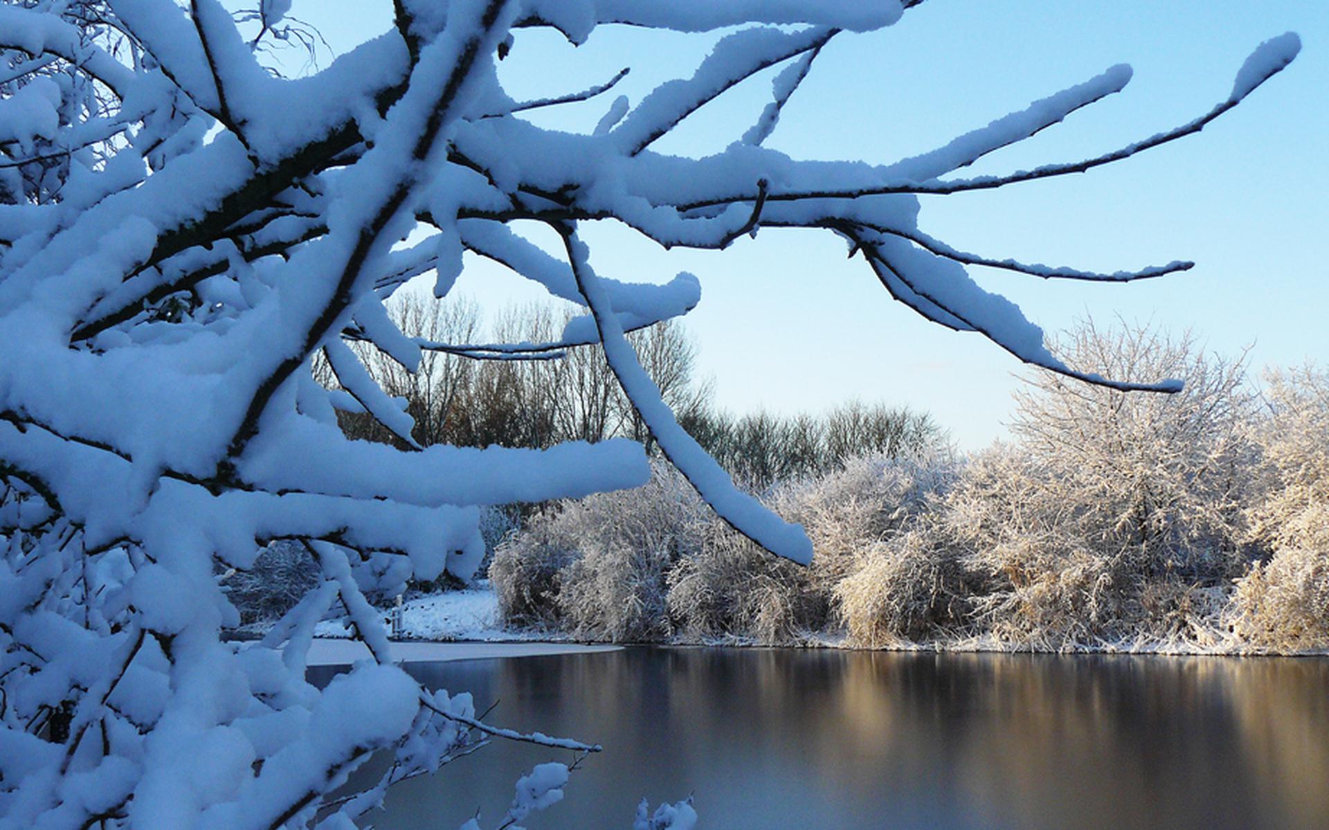 Rond 5 december 2012 hadden de Sint en zijn pieten te maken met sneeuw in de polder.
