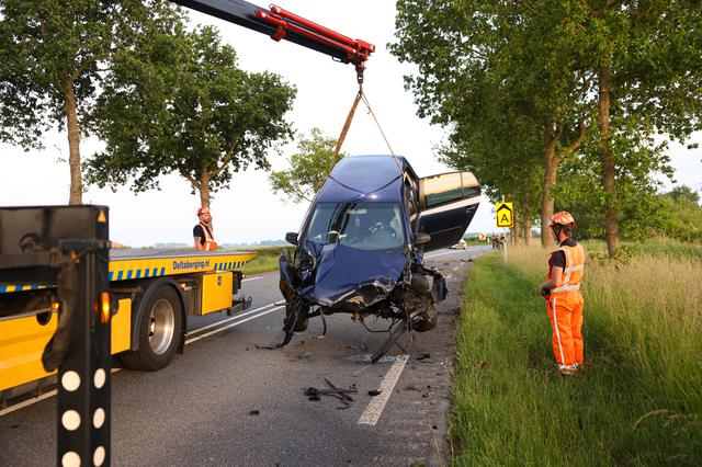 Motorblok uit auto geslingerd bij crash Nagelerweg Emmeloord, bestuurder onder invloed